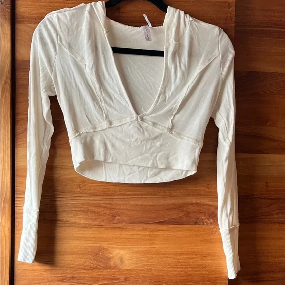 Urban Outfitters Out From Under Sweet Dreams Hooded Cropped Top Size M - Picture 3 of 5